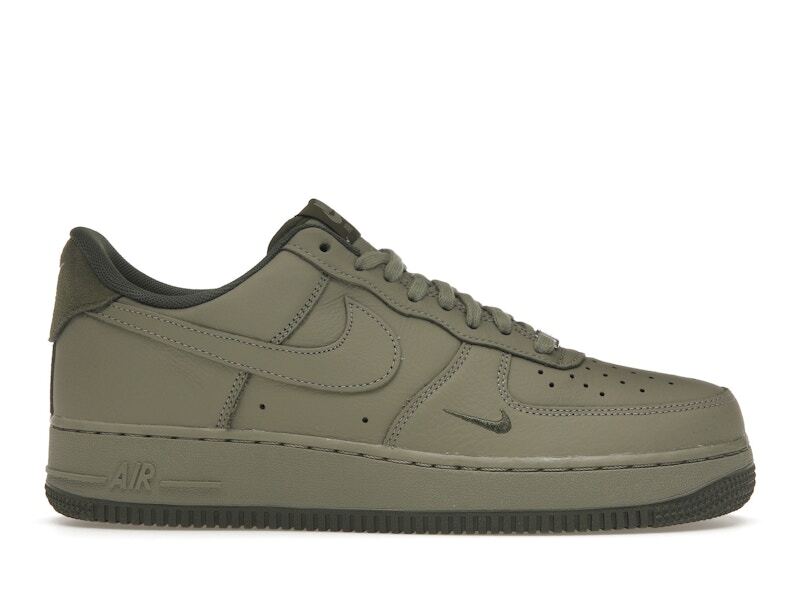 Легкие армейские кроссовки Nike Air Force 1 07 LV8 - HM9483-300