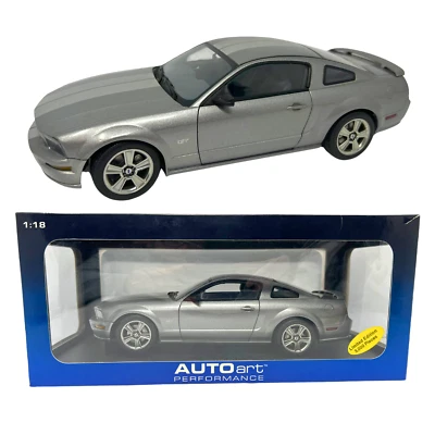 AUTOart Ford Mustang GT Contemporary Manufacture Diecast Cars for