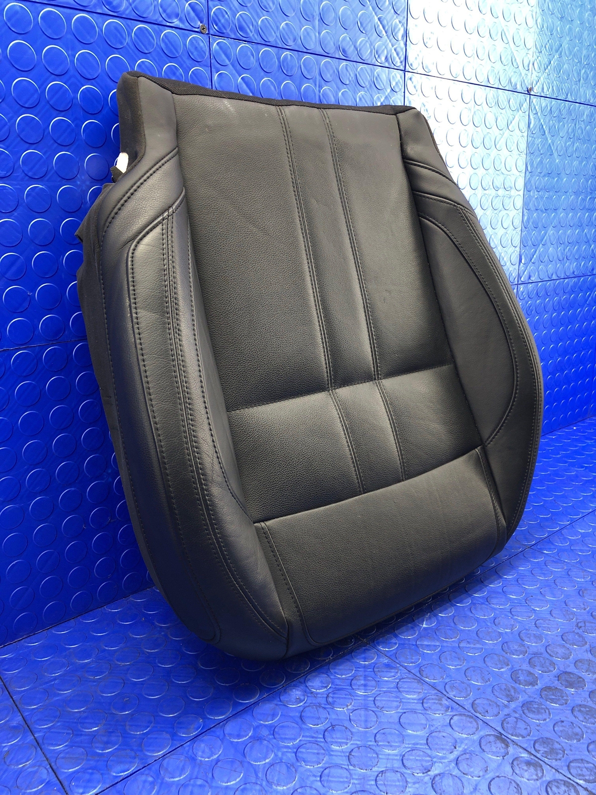 2017-2022 MASERATI LEVANTE OEM FRONT RIGHT LOWER SEAT CUSHION BLACK LEATHER