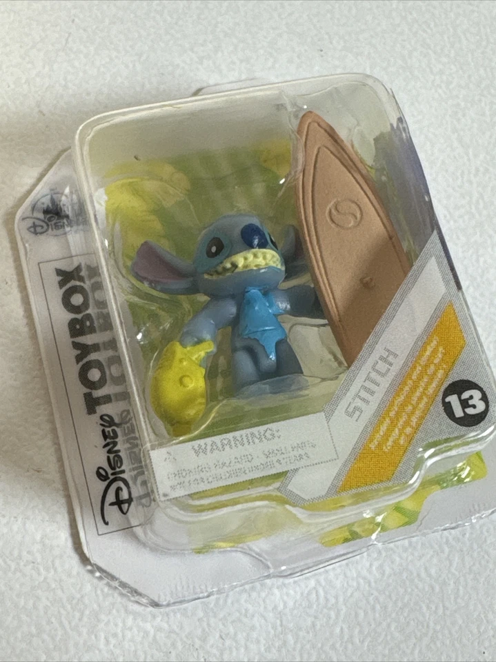 "Juego de figuras de acción Disney Toybox Stitch con tabla de surf y bláster #13 mini 1,5""" Foto 2 de 4