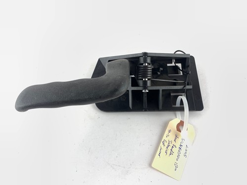 2002-2006 Chevrolet Silverado 1500 Interior Door Handle Front Left Side OEM - Picture 2 of 12