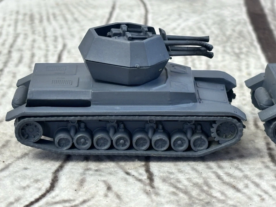 3 Vintage Aurora HO Scale Military Midget Wirbelwind Tanks Plastic 1/87 AS IS - Image 3 of 4