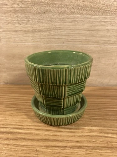 Vtg McCoy Pottery Green Basketweave Planter Pot 3 1/4" Tall  w/Attach Saucer