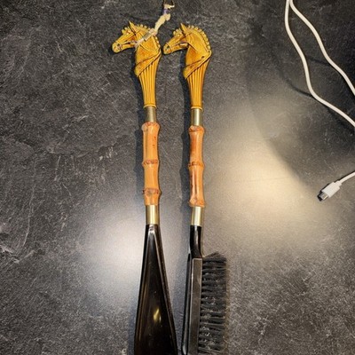 Vintage Horse's Head Brush & Shoe Horn Set in E.U.C. For Man or Woman