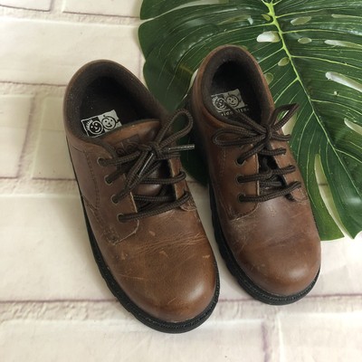 stride rite leather shoes