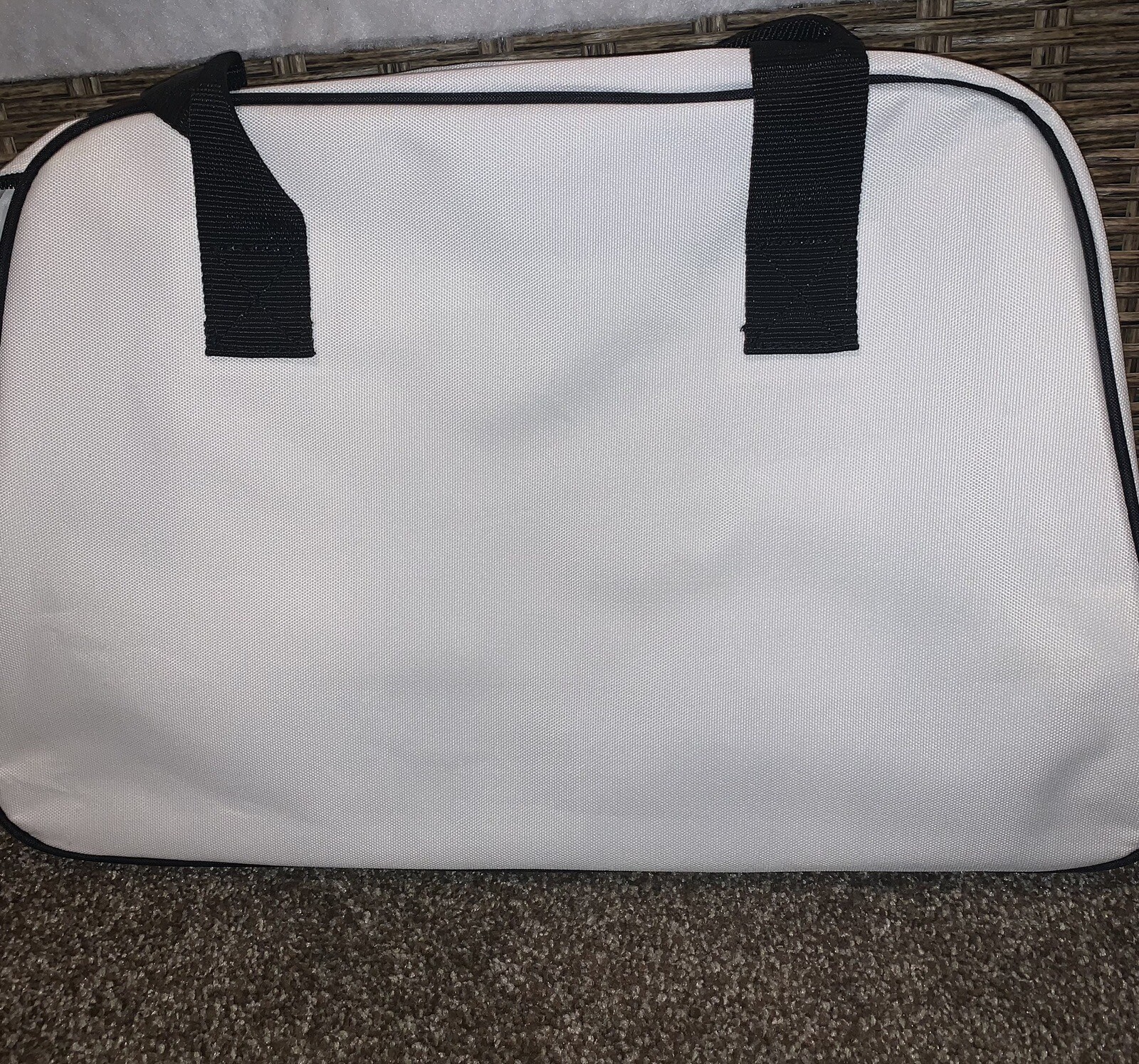 LACOSTE White “ EAU DE LACOSTE” Overnight Gym, Sports Bag Brand New