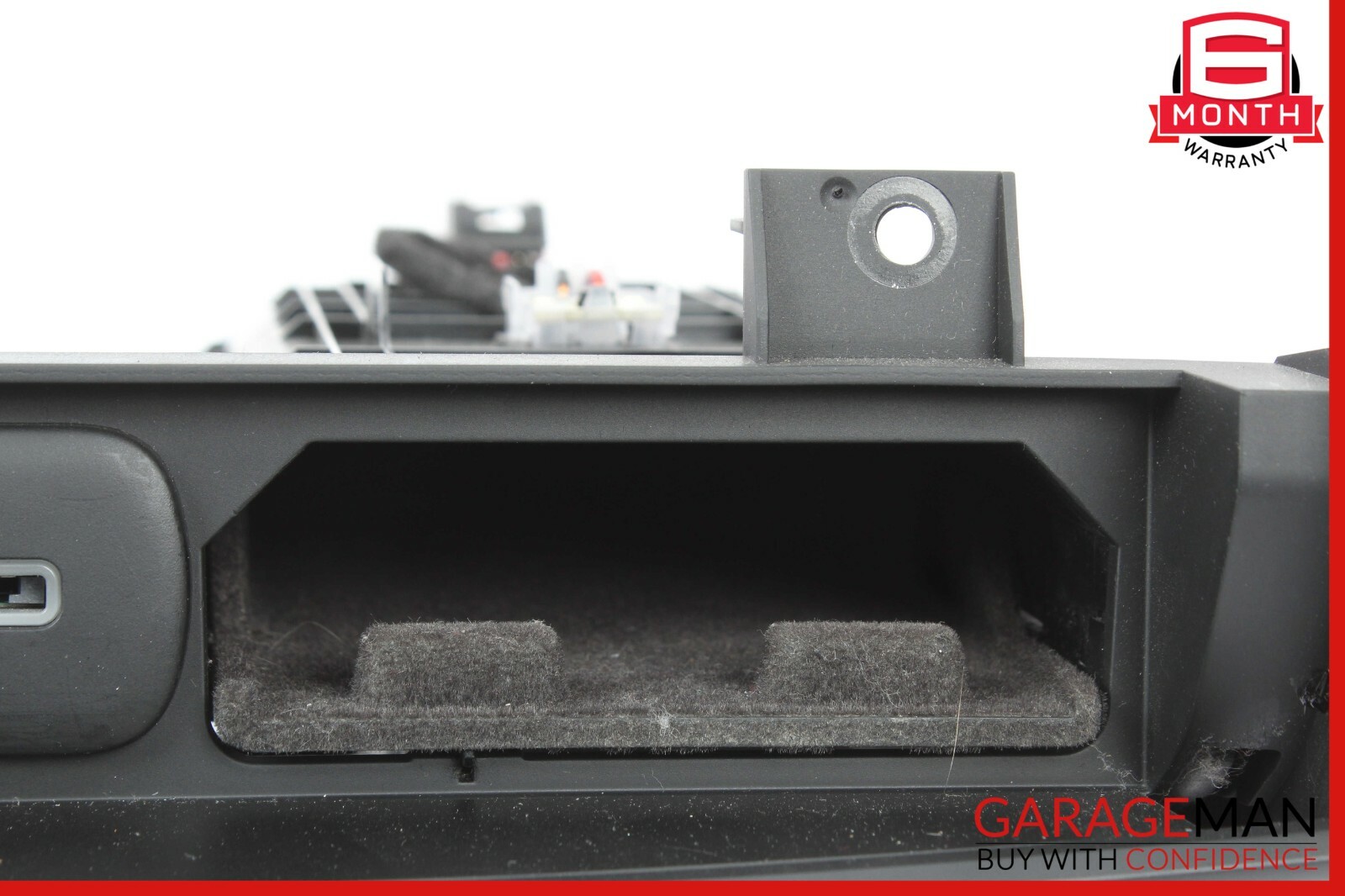 14-17 Maserati Ghibli Dashboard Phone Box Auxiliary AUX USB Hub Box Assembly OEM