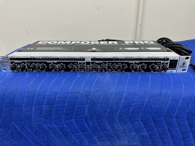 Behringer Composer Pro MDX 2200.
