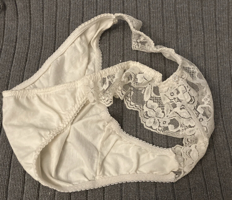 Vintage Victoria’s Secret Ruffle Bikini Panties Chant… Gem