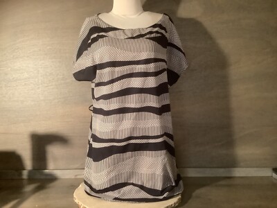 Forever 21 Womens DOLMAN Sleeve Pullover Blouse Size Medium BEIGE BLACK GEOMETRI
