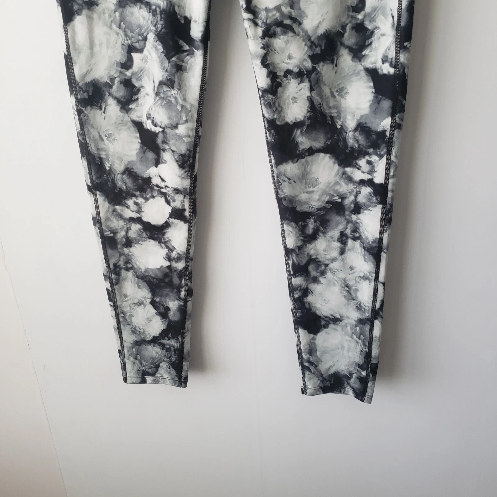athleta chaturanga floral crush leggings