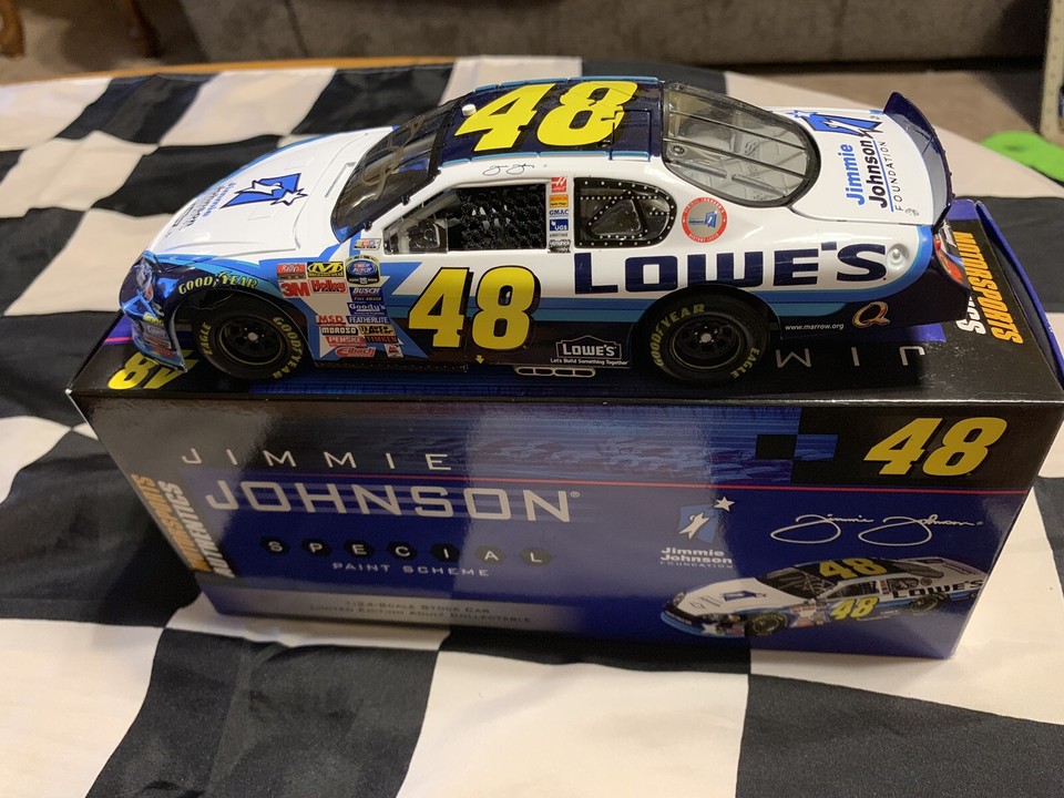 2006 Jimmie Johnson Autographed #48 Lowes Jimmie Johnson