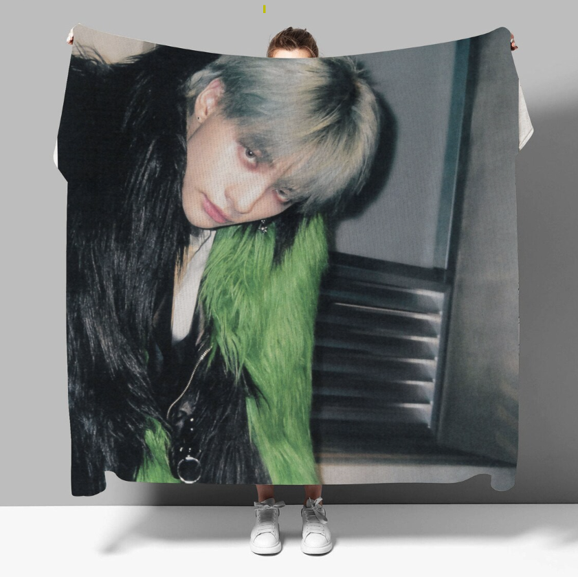 Stray Kids ヒョンジン ジニレット ブランケット フードタオル Hyunjin Stray Kids Blanket, SKZ Hyunjin Fleece Blanket, Gift For