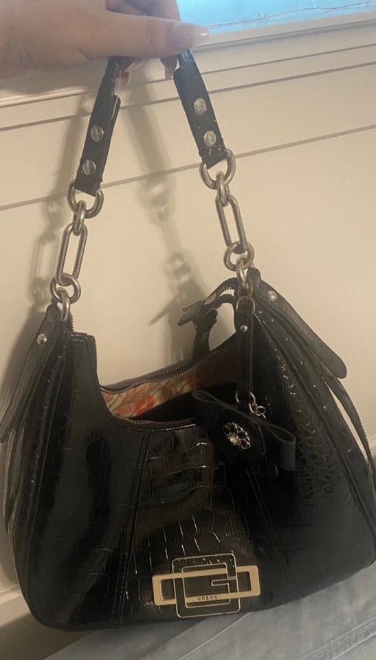 Cartera GUESS Negra Vintage/Mango Superior Cartera Baguette Estampado de Serpiente Arco Foto 2 de 4