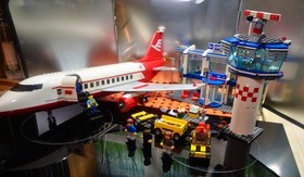 Complete Lego 3182 Airport City airplane jet terminal with manuals