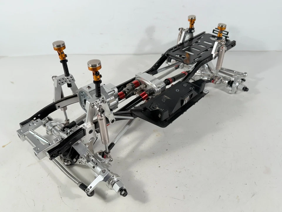Used Built 1/10 4x4 Integy All-Metal RC Crawler Roller Rolling Chassis - Image 3 of 4