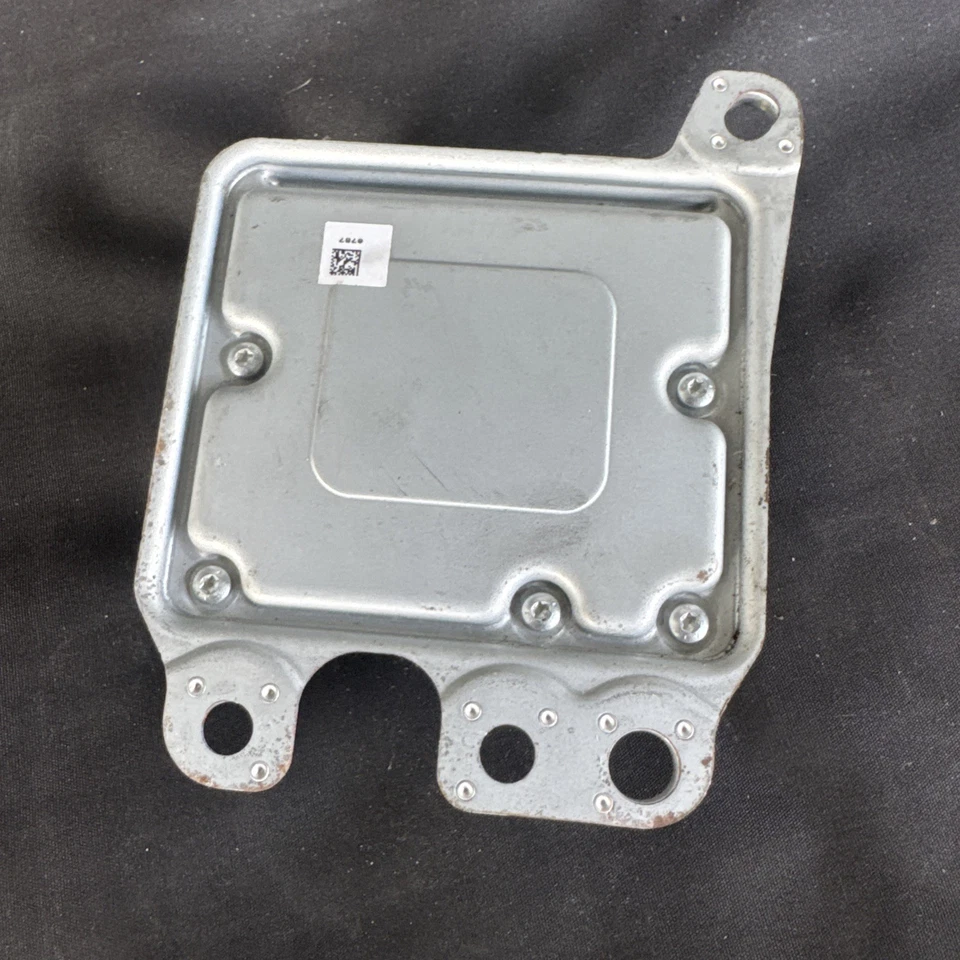 CONJUNTO UNIDAD MÓDULO CONTROL BAJO CONSOLA INFINITI Q50 98820 6HE0A OEM Foto 2 de 3