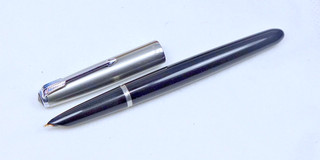Parker 51 Mk1 Aerometric Fountain Pen. Black/CPT. RF Oblique nib. 1950s. VGWC.