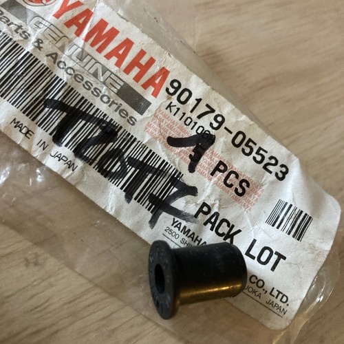 Dado Originale Yamaha – 90179-05523-00 – Forma Speciale – OEM