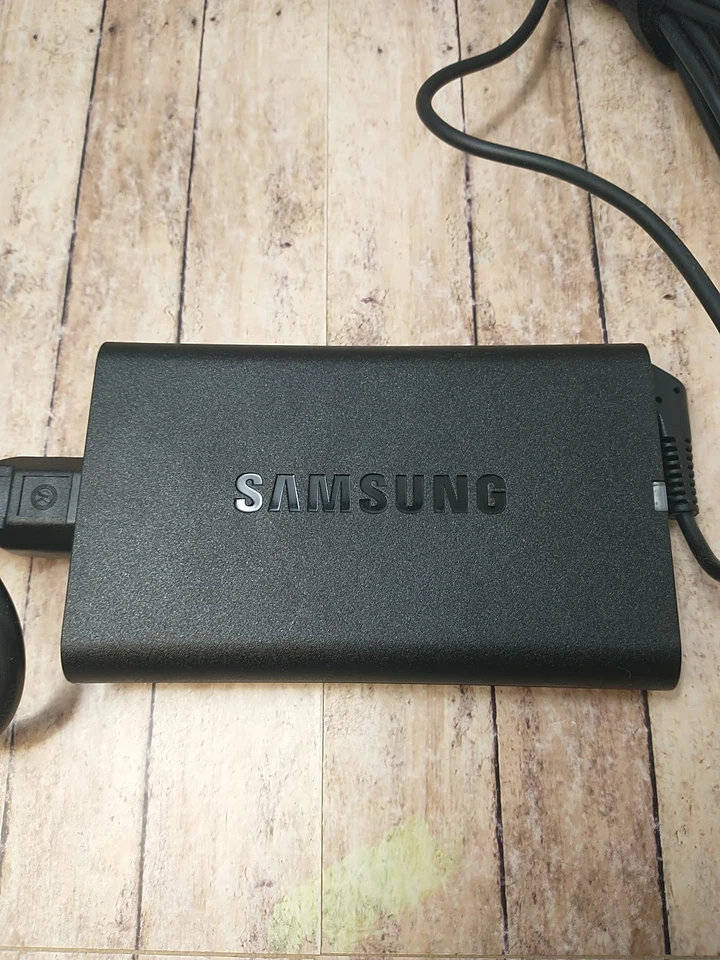 Samsung OEM 90W AC Power Adapter Compatible Samsung A10-090P4A 5.5mm 19v 4.74A - Image 2 of 4