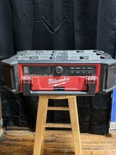 MILWAUKEE PACKOUT RADIO MODEL 2950-20 TOOL ONLY H83004649