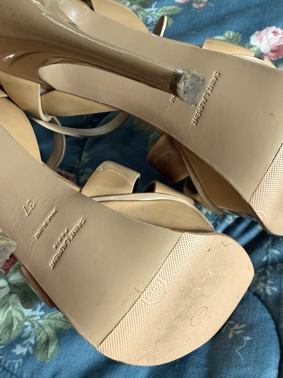 SAINT LAURENT Ysl Tacchi Omaggio Beige 37