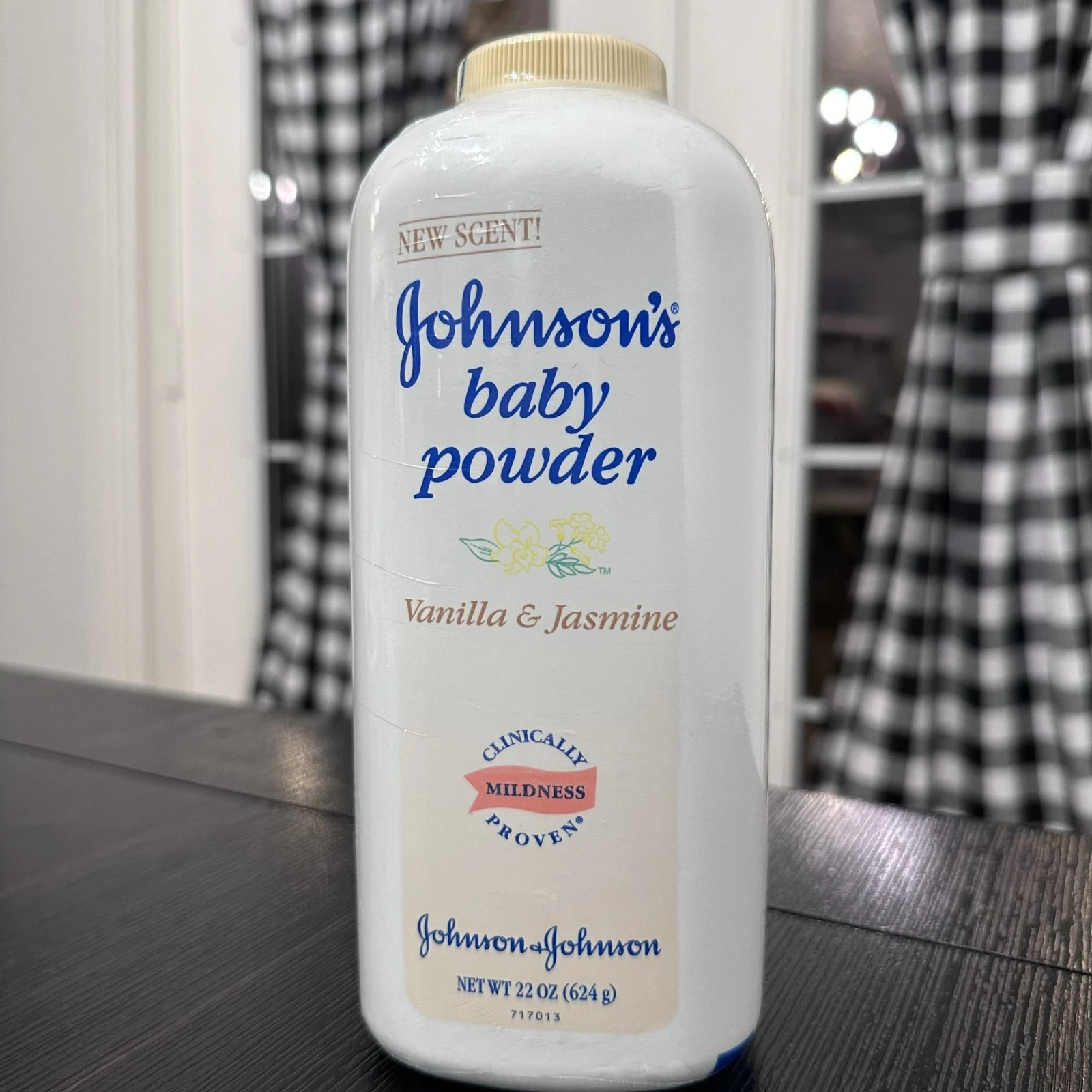Vintage Johnson’s Baby Powder Vanilla Jasmine 22oz 2002 Factory Sealed NOS
Opens in a new window or