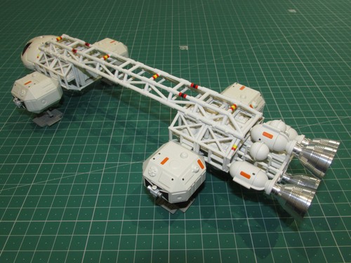 Sixteen 12 Space 1999 Eagle Transporter "Main Lifting Body" - Afbeelding 3 van 5