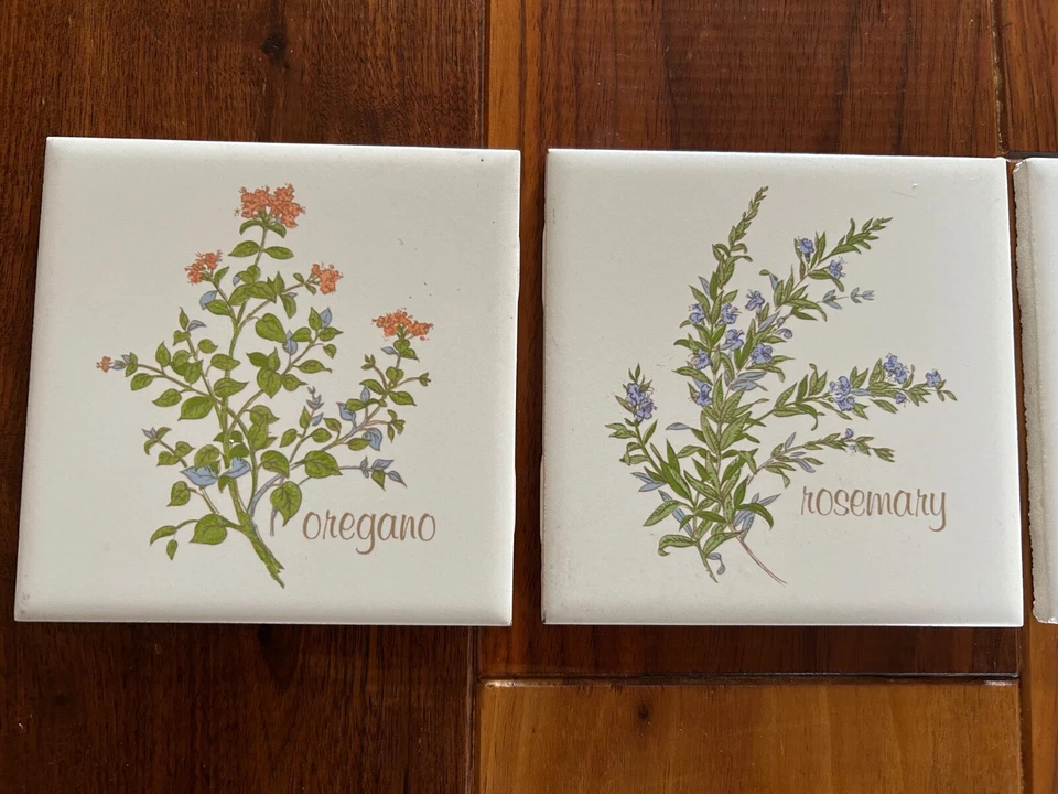 Vintage EUA Azulejo Cerâmico Conjunto de 4 Ervas Perfeito Estado, Manjerona, Orégano e Alecrim 4,25" - Imagem 2 de 4