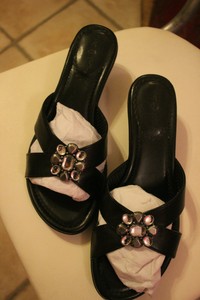 lindsay phillips kitten heel