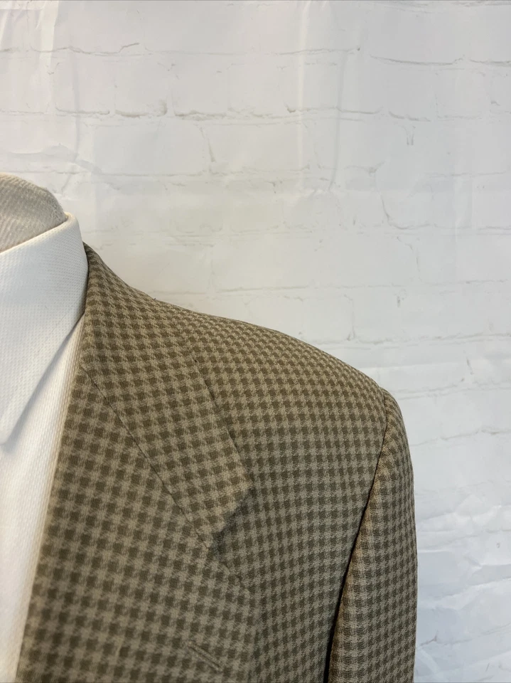 Blazer de lana a cuadros verde oliva beige Tallia para hombre 42S $695 Foto 2 de 4