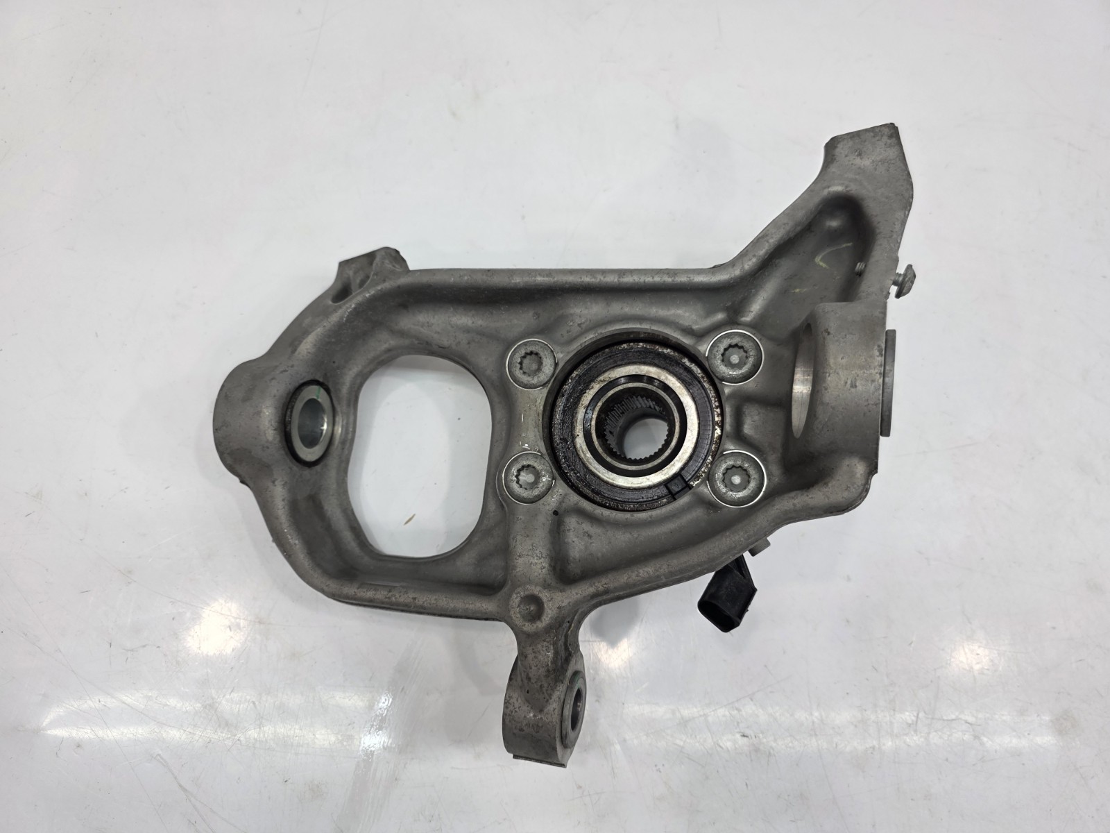 LAMBORGHINI AVENTADOR LP700 LP740 FRONT LEFT HUB STEERING KNUCKLE OEM 470407245E