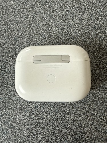 AirPods Pro MagSafeCharging Case And Charging Cable - 第 2/8 張圖片