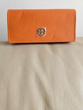 TORY BURCH EYEWEAR L ARGE SOFT PROTECTIVE CASE IN ORANGE L - 6.5" W-3" H- 3"