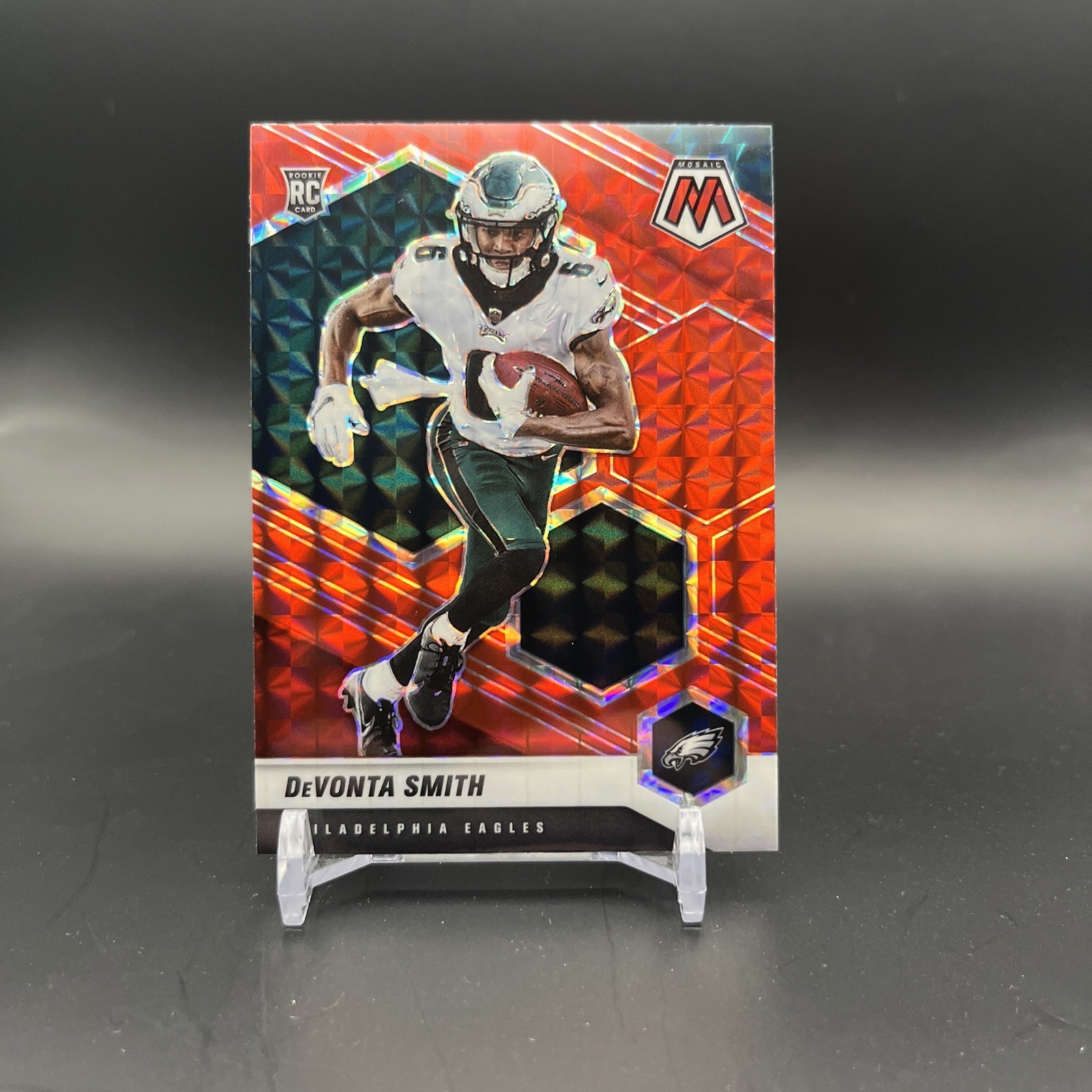 2021 Panini Mosaic Hobby Exclusive Red Mosaic Prizm DeVonta Smith #305 Rookie RC