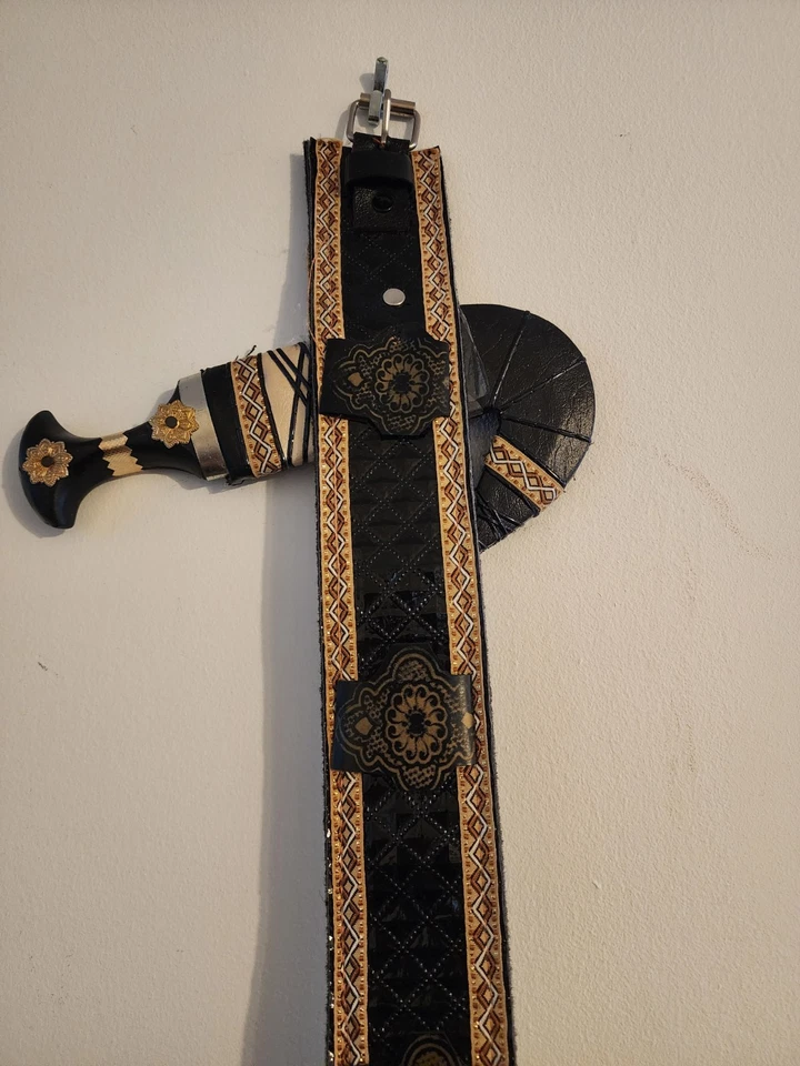 Beautiful Boys Yemeni Jambiya Dagger w/ Belt - Image 4 of 4