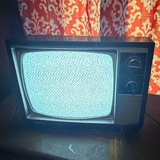 Quasar 13in Black CRT TV 480i Built-In Speakers Model AP3213XN