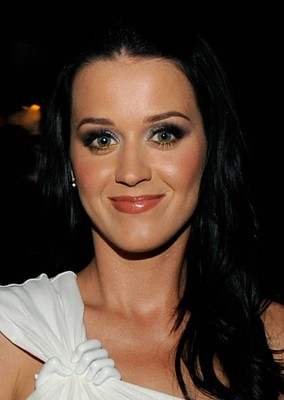 Singer Katy Perry arrives at The Art of Elysium's 3rd Black Tie C- 2010 Photo 2