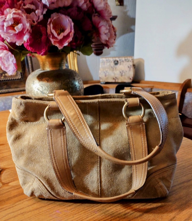So Rare-- Vintage Y2K Coach Suede Soho Big Buckle Front Pockets