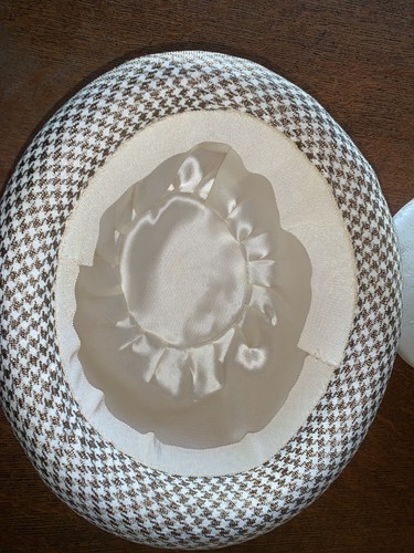 chapeau femme forme cloche pied de poule doré et blanc - Imagen 6 de 8