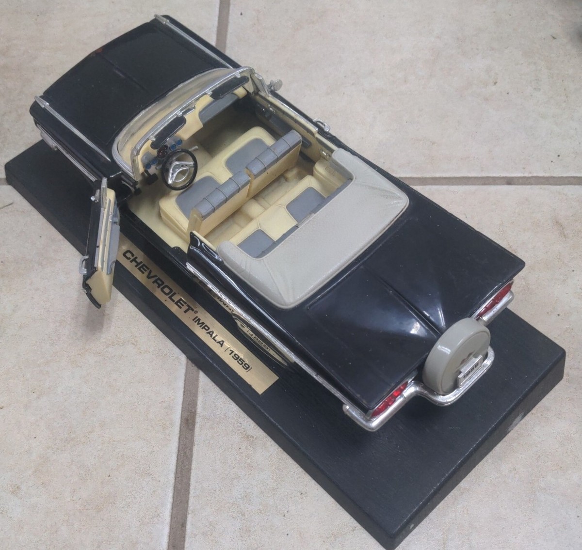 Road Tough 1959 Chevy Chevrolet Impala Black Convertible DieCast