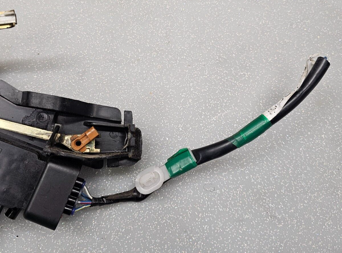 97-01 Toyota Camry Front Left Door Latch Lock Actuator