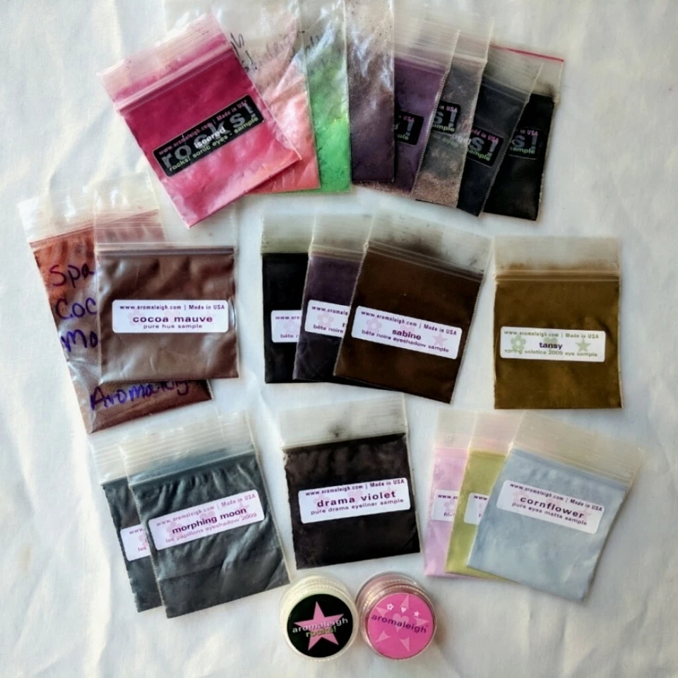 Lote masivo de muestras de maquillaje de ojos mineral vintage de Aromaleigh Foto 2 de 4