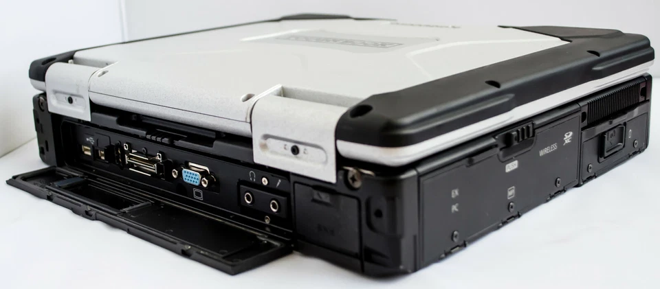 Panasonic Toughbook CF-31 MK5 i5-5300U 8GB 256GB SSD Touch 4G WIN11 WIFI Rugged - Image 3 of 4