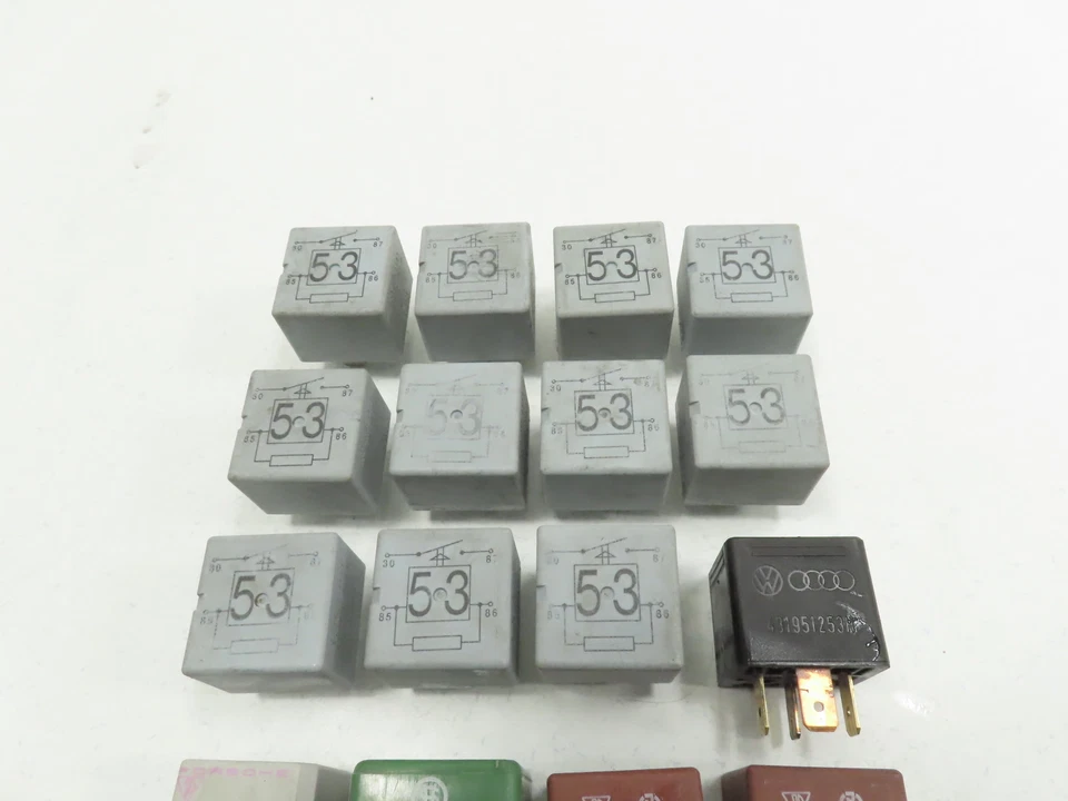 02 Porsche Boxster 986 #1297 Relay Set, Grey Black Green Brown - Image 2 of 4