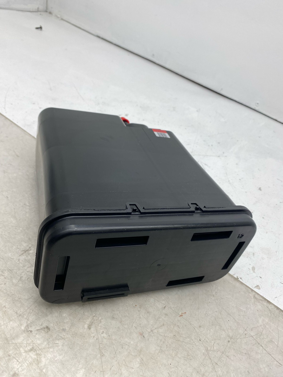 2010-2020 BENTLEY MULSANNE 6.8L RWD FUEL VAPOR EVAPORATOR CHARCOAL CANISTER TANK