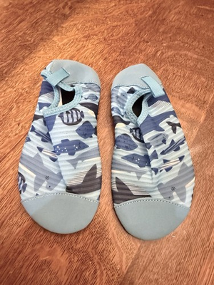 #ad #ad Sea World Size 12.5 13 Shark Water Shoes NEW $8.00