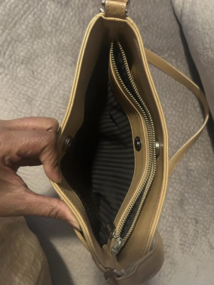 Bolso de hombro Coach Hudson de cuero vintage color tostado granulado Foto 3 de 4