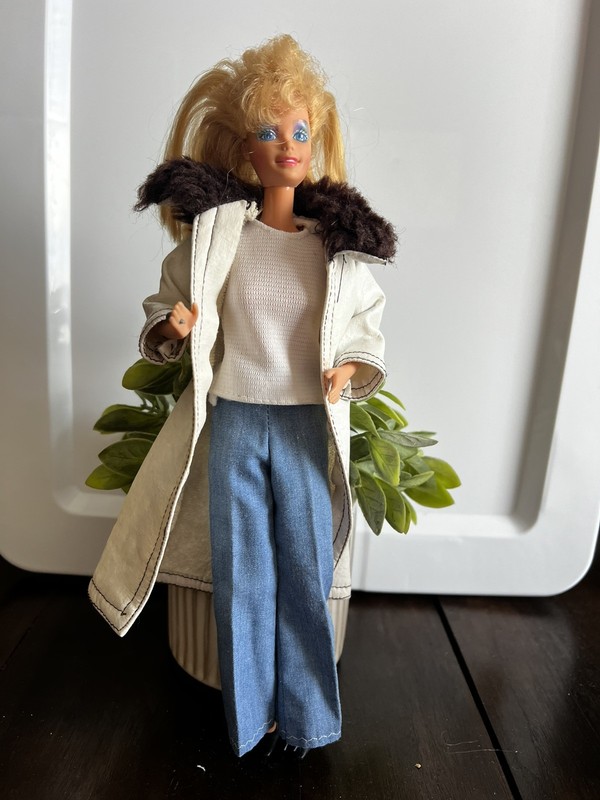 Barbie and the Rockers Real Dancing Action Barbie. Replacement Vintage clothes 