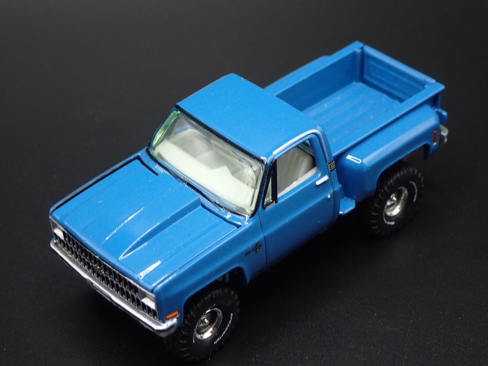 1956 56 CHEVY Chevrolet Stepside Pickup Camion Rare 1:64 Échelle EUR 8 1956 56 CHEVY Chevrolet Stepside Pickup Camion Rare 1:64 Échelle EUR 8